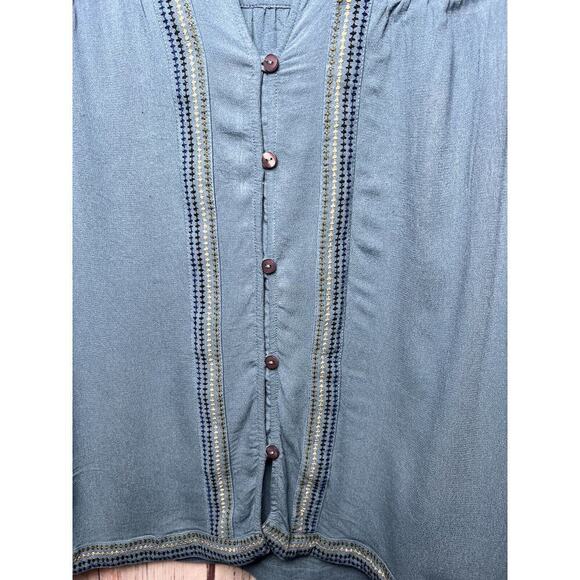 Lucky Brand Women’s Sleeveless Embroidered V Neck Button Up Blouse Blue Size M - Picture 4 of 5